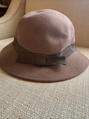Doeskin 100% Wool Hat with Cowls